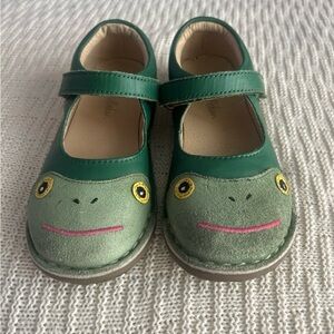 Mini Boden Green Frog Dress Shoes